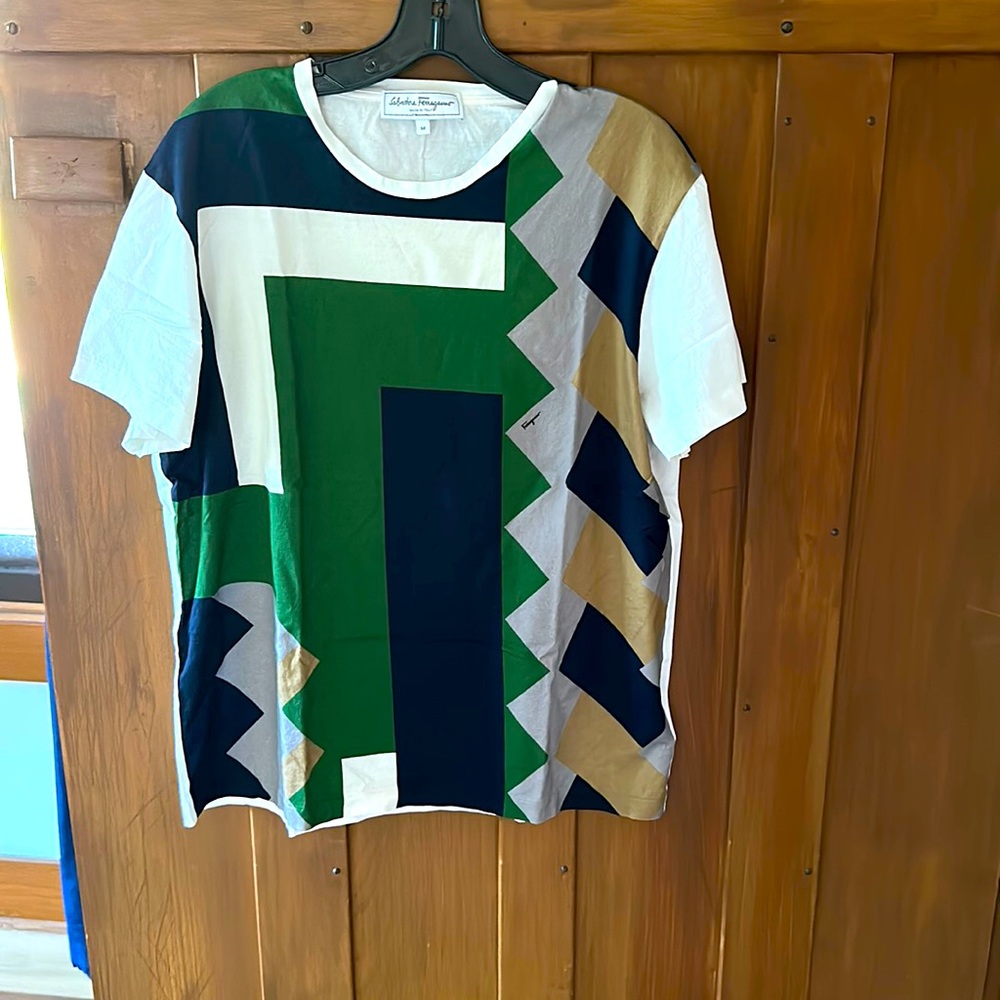Men’s Ferragamo T-shirt.